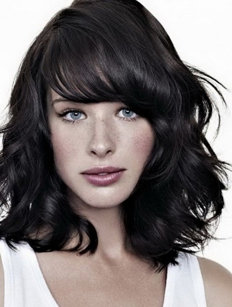 medium-length-hairstyles-with-bangs-and-layers-41_18 Medium length hairstyles with bangs and layers