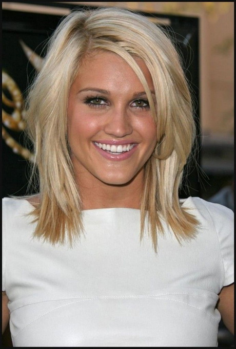 pictures-medium-length-haircuts-women-70_20 Pictures medium length haircuts women