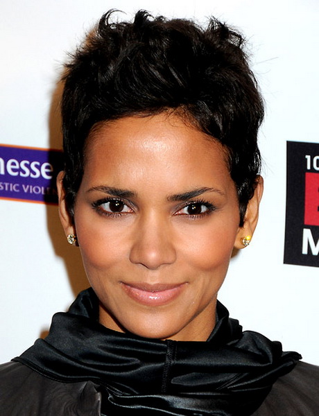 pixie-haircut-halle-berry-37_12 Pixie haircut halle berry
