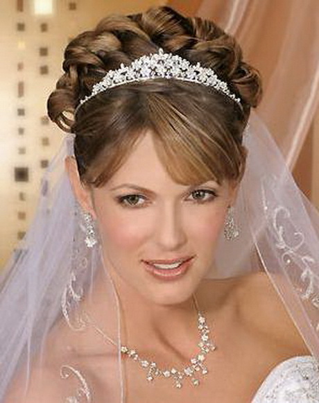 prom-hairstyles-with-tiaras-85_12 Prom hairstyles with tiaras