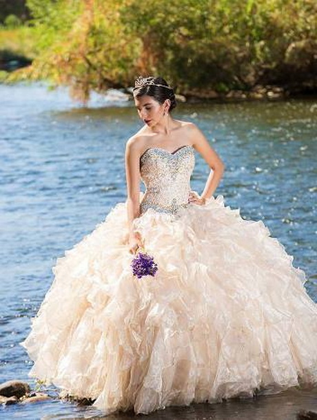 quinceanera-hairstyles-2015-91_15 Quinceanera hairstyles 2015