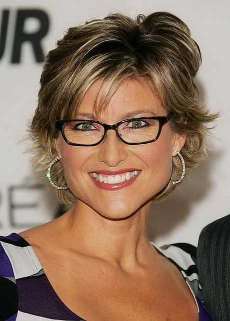 short-hair-styles-for-women-over-50-with-glasses-13_5 Short hair styles for women over 50 with glasses