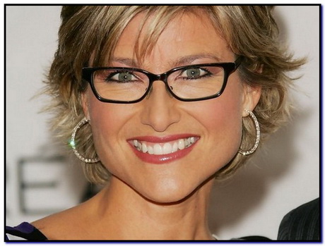 short-hair-styles-for-women-over-50-with-glasses-13_9 Short hair styles for women over 50 with glasses