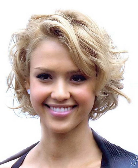 short-haircuts-for-wavy-hair-women-79_16 Short haircuts for wavy hair women