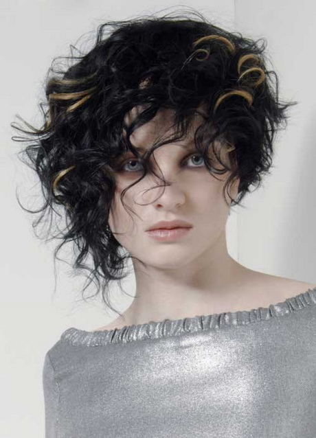 short-messy-curly-hairstyles-92_15 Short messy curly hairstyles