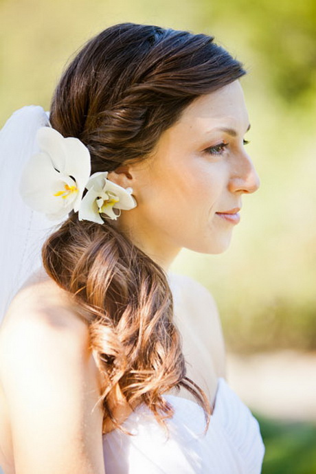 side-ponytail-wedding-hair-72_18 Side ponytail wedding hair