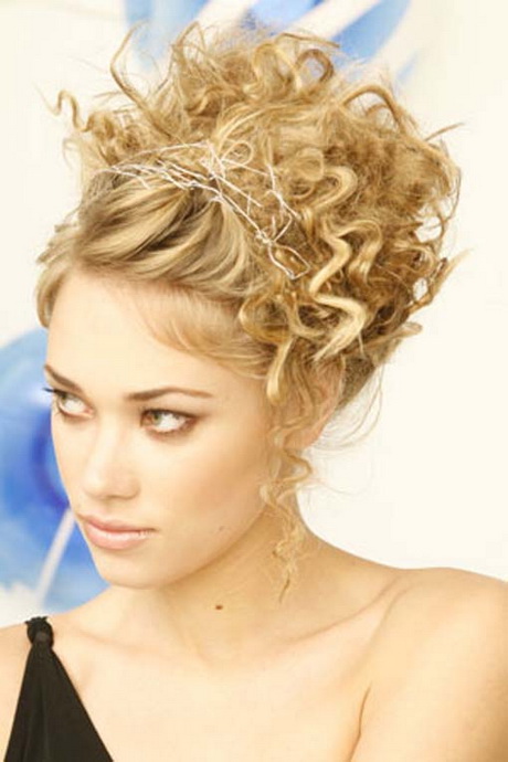 wedding-hairstyles-for-short-curly-hair-24_16 Wedding hairstyles for short curly hair