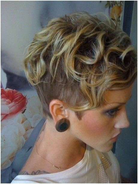 cool-curly-hairstyles-75_11 Cool curly hairstyles