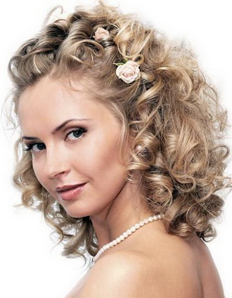 curly-hairstyles-for-brides-46_16 Curly hairstyles for brides