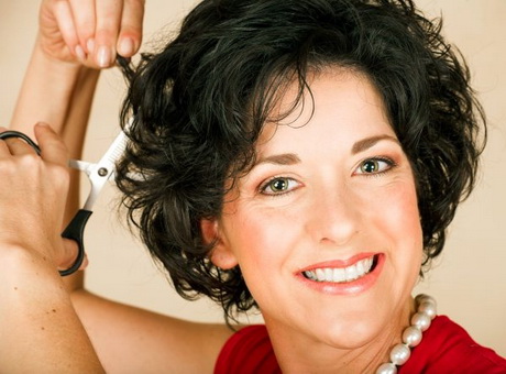 curly-hairstyles-for-women-over-50-50_15 Curly hairstyles for women over 50