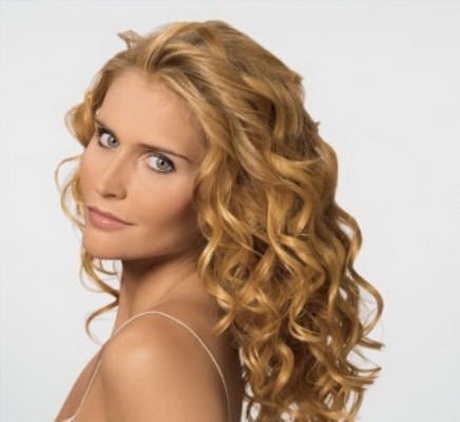 curly-or-wavy-hairstyles-44_17 Curly or wavy hairstyles