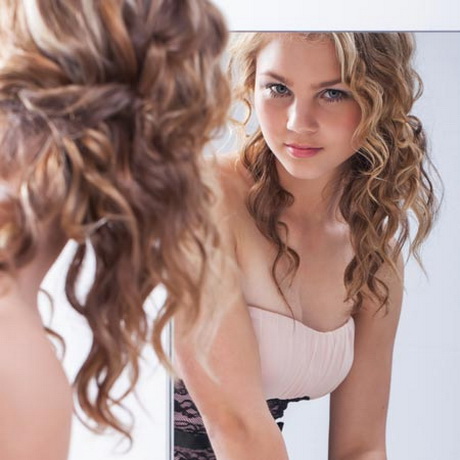 curly-prom-hairstyles-for-medium-hair-77_3 Curly prom hairstyles for medium hair