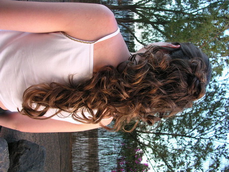 curly-prom-hairstyles-long-hair-16_3 Curly prom hairstyles long hair
