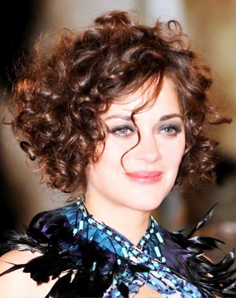 curly-short-hairstyles-for-round-faces-14_10 Curly short hairstyles for round faces