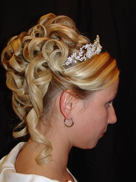 curly-updo-hairstyles-for-prom-32_3 Curly updo hairstyles for prom