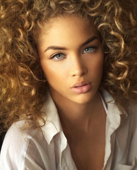 different-curly-hairstyles-for-long-hair-79_8 Different curly hairstyles for long hair