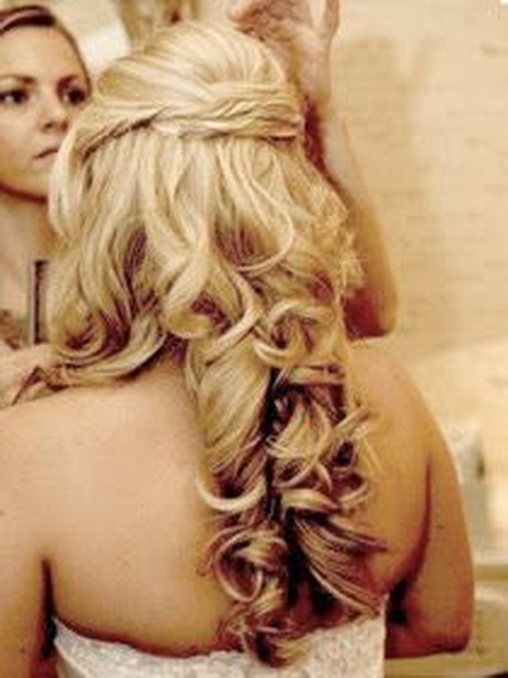 down-curly-hairstyles-for-prom-09_7 Down curly hairstyles for prom