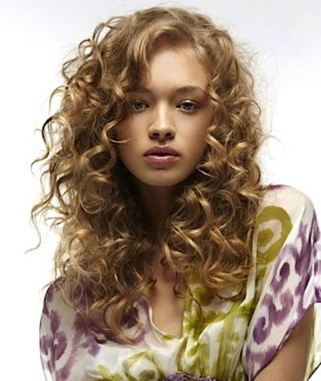 everyday-curly-hairstyles-76_4 Everyday curly hairstyles