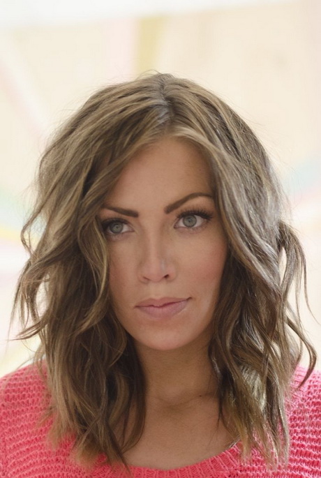 hairstyles-medium-length-layered-80_3 Hairstyles medium length layered