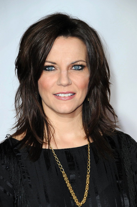 hairstyles-medium-length-layered-80_9 Hairstyles medium length layered