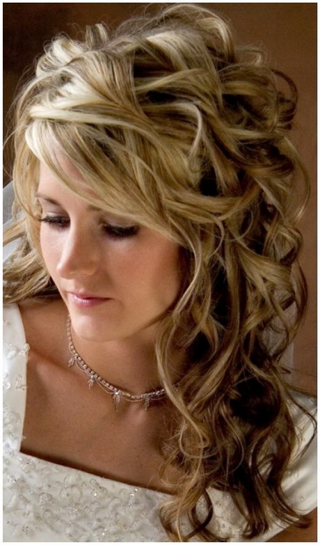 half-up-curly-wedding-hairstyles-89_3 Half up curly wedding hairstyles