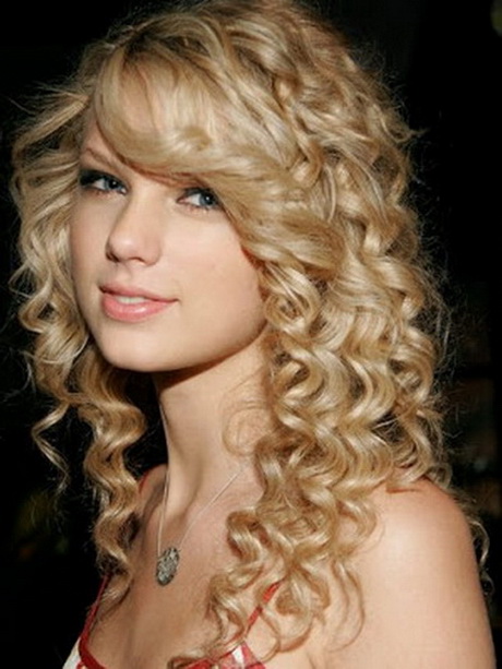 long-blonde-curly-hairstyles-11_14 Long blonde curly hairstyles