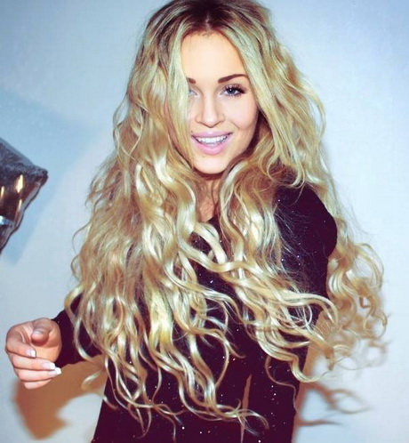 long-curly-hairstyles-women-87_8 Long curly hairstyles women