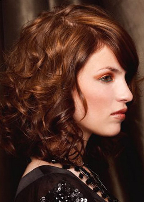 medium-length-curly-hairstyles-for-women-60_17 Medium length curly hairstyles for women