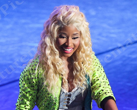 nicki-minaj-curly-hairstyles-00_6 Nicki minaj curly hairstyles