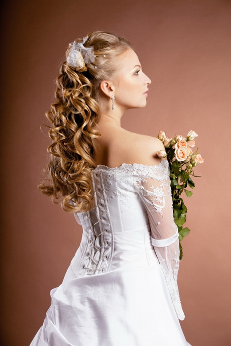 prom-hairstyles-curly-half-up-84_14 Prom hairstyles curly half up