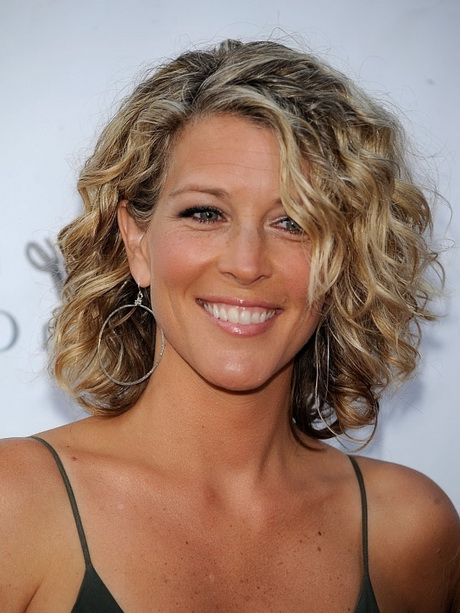 short-curly-hairstyles-for-mature-women-50_8 Short curly hairstyles for mature women