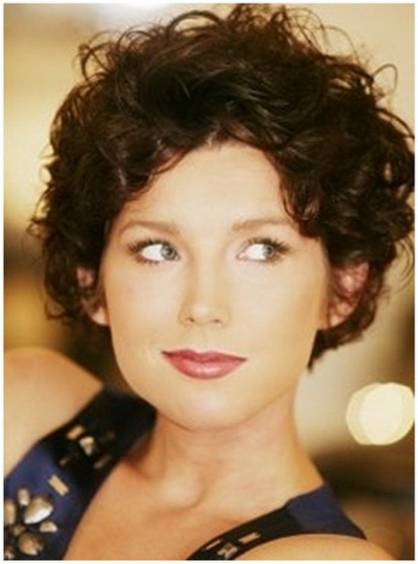 short-haircuts-for-women-over-50-with-wavy-hair-89_9 Short haircuts for women over 50 with wavy hair