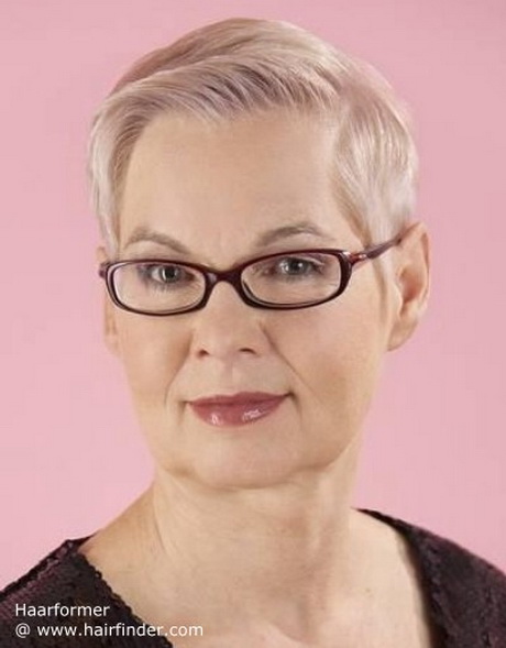 short-hairstyles-for-older-women-with-glasses-38_11 Short hairstyles for older women with glasses