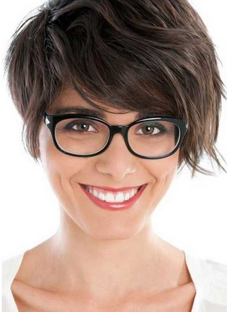 short-hairstyles-for-older-women-with-glasses-38_14 Short hairstyles for older women with glasses