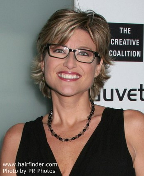 short-hairstyles-for-older-women-with-glasses-38_15 Short hairstyles for older women with glasses