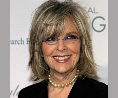 short-hairstyles-for-older-women-with-glasses-38_4 Short hairstyles for older women with glasses