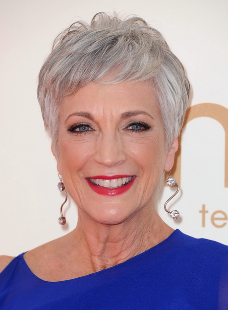 short-hairstyles-for-older-women-with-gray-hair-89_14 Short hairstyles for older women with gray hair