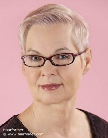 short-hairstyles-for-older-women-with-gray-hair-89_4 Short hairstyles for older women with gray hair