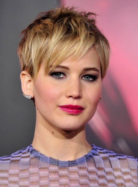 Short hairstyles for tall women