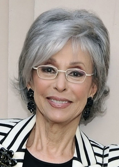 short-hairstyles-for-women-over-40-with-glasses-31 Short hairstyles for women over 40 with glasses