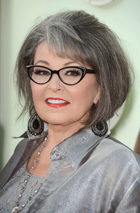 short-hairstyles-for-women-over-40-with-glasses-31_13 Short hairstyles for women over 40 with glasses