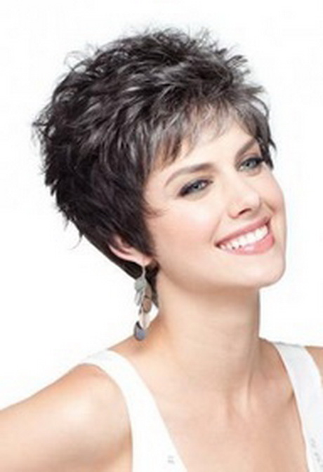 short-hairstyles-for-women-over-40-with-glasses-31_3 Short hairstyles for women over 40 with glasses