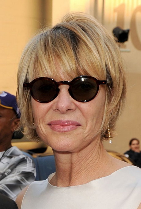 short-hairstyles-for-women-over-50-with-glasses-56 Short hairstyles for women over 50 with glasses