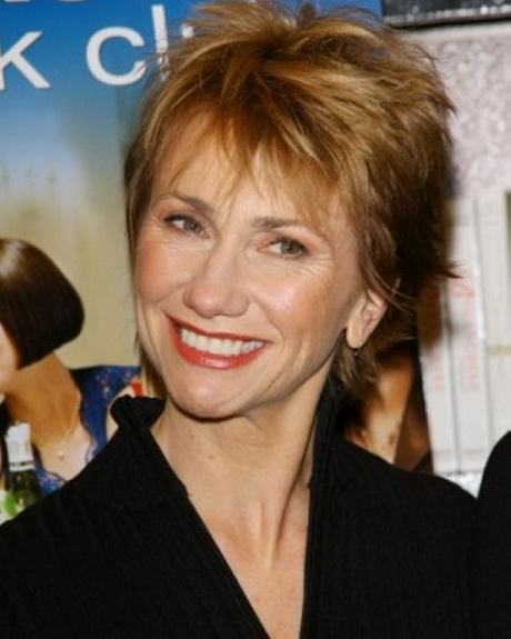 short-hairstyles-for-women-over-50-with-glasses-56_5 Short hairstyles for women over 50 with glasses