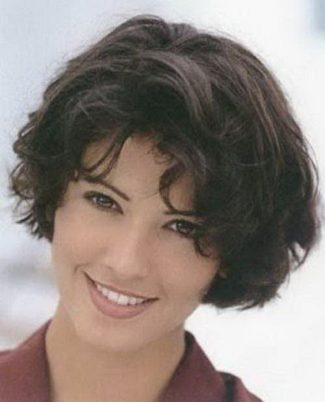 short-hairstyles-for-women-with-curly-hair-47_10 Short hairstyles for women with curly hair