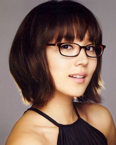 short-hairstyles-for-women-with-glasses-06_16 Short hairstyles for women with glasses