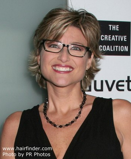 short-hairstyles-for-women-with-glasses-06_2 Short hairstyles for women with glasses