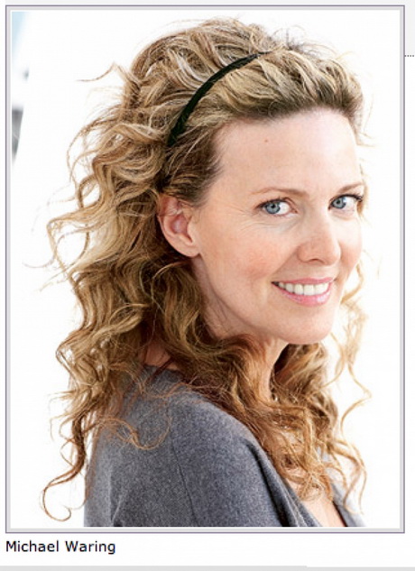 simple-hairstyles-for-long-curly-hair-75_19 Simple hairstyles for long curly hair