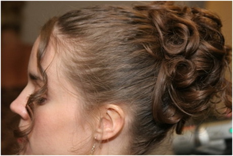 curly-bun-hairstyles-12_12 Curly bun hairstyles