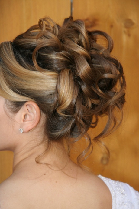 curly-updo-hairstyles-37_3 Curly updo hairstyles